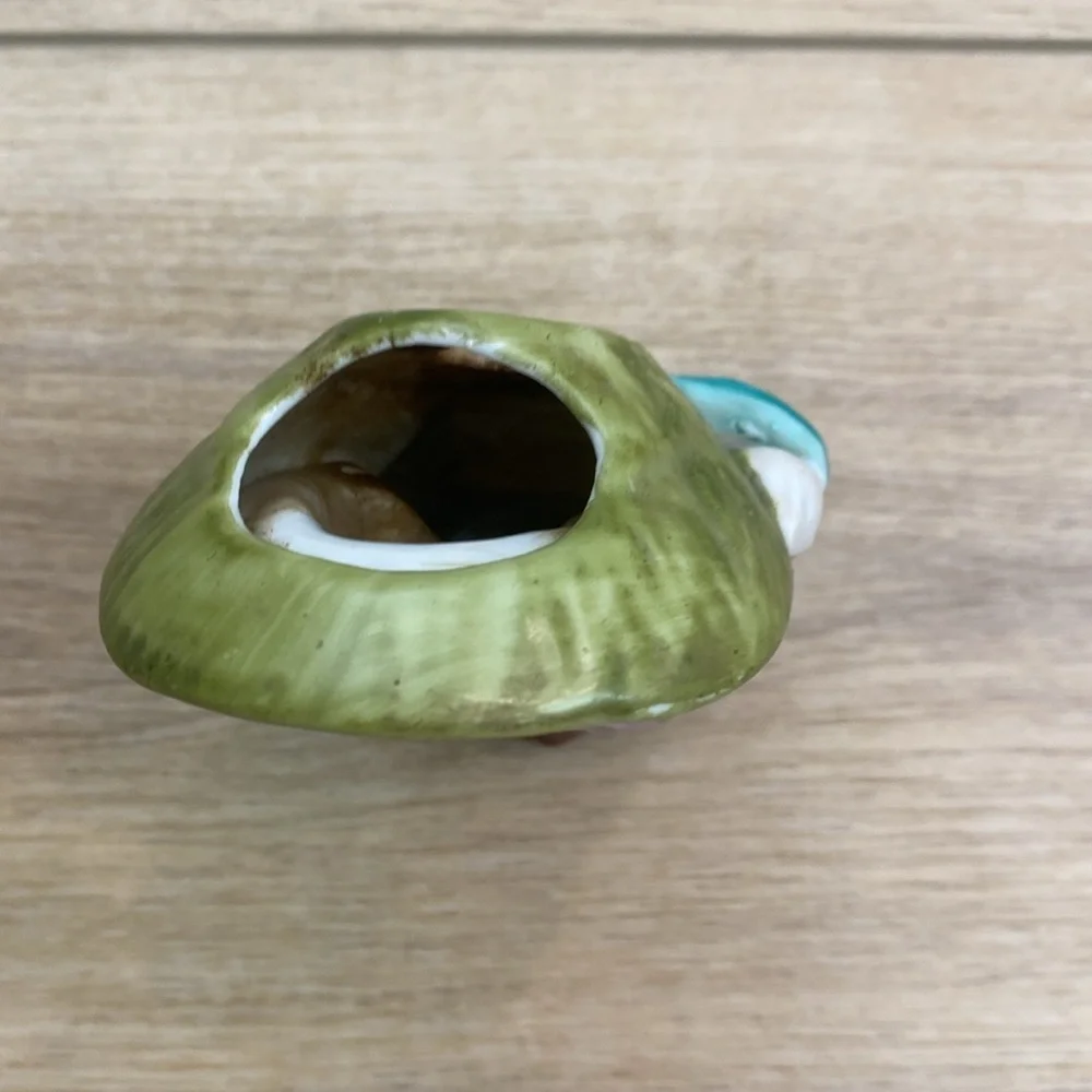 Vintage Chinese Wall Pocket‎ Figural Vase